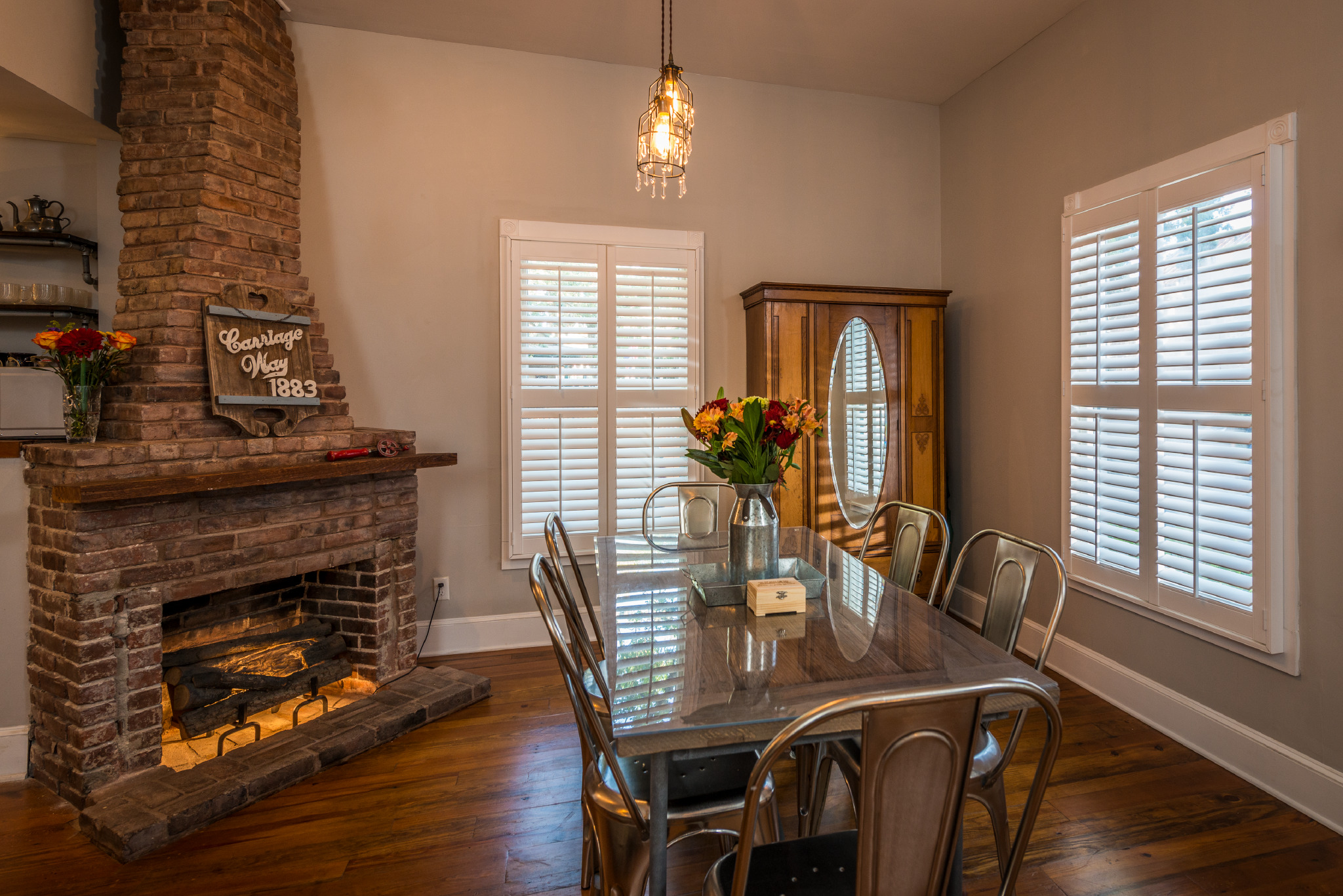 Diamond Suite Dining Area